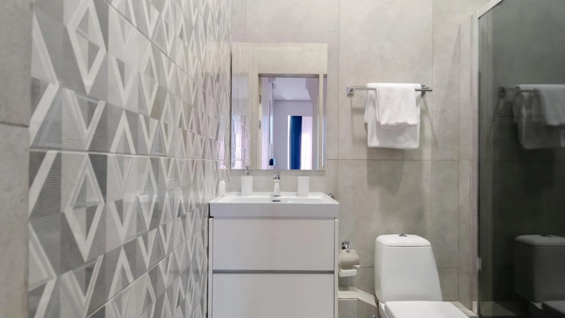 Smart App Near Railway Station Kvartet 3C كييف شقة