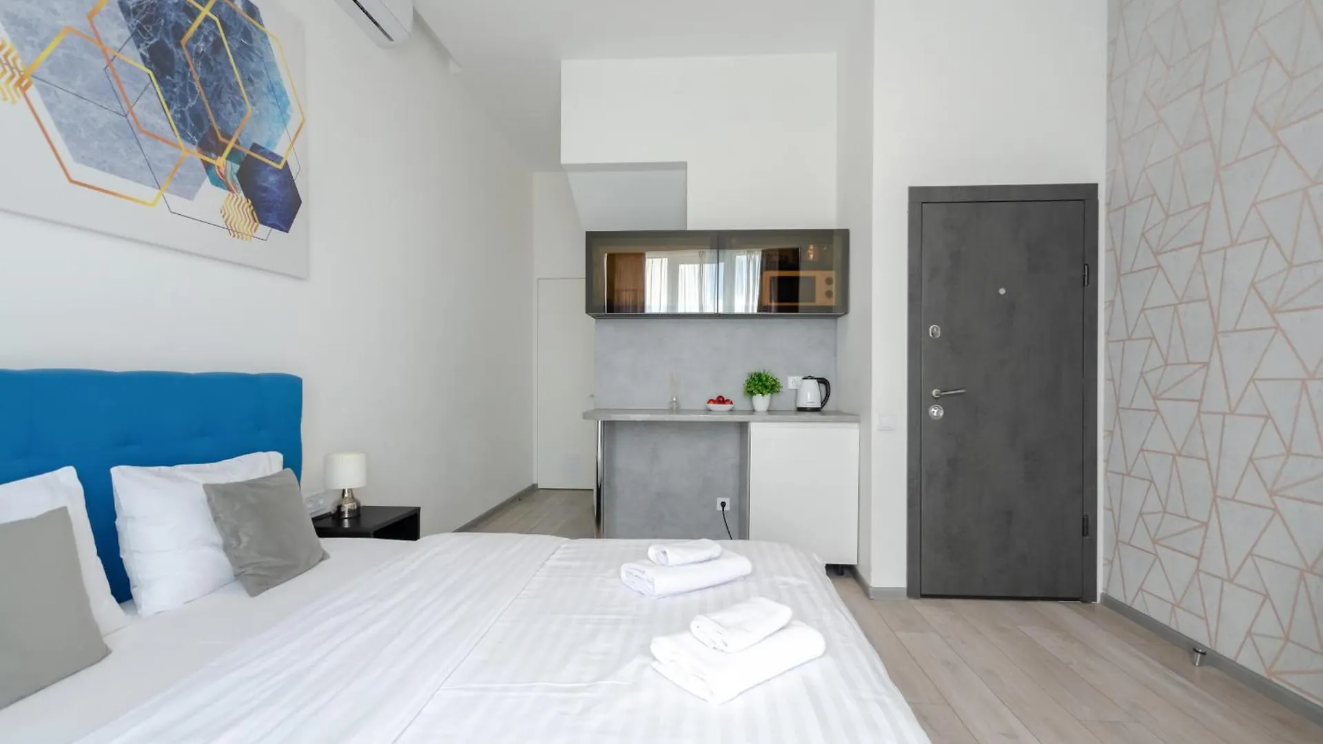 Smart App Near Railway Station Kvartet 3C كييف